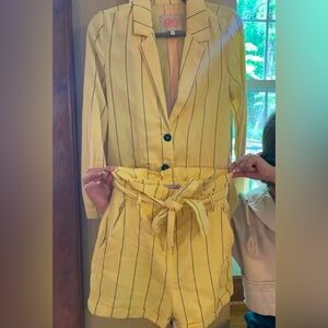 Gianni Bini Yellow Linen Summer Suit Blazer & Shorts Set. Size S